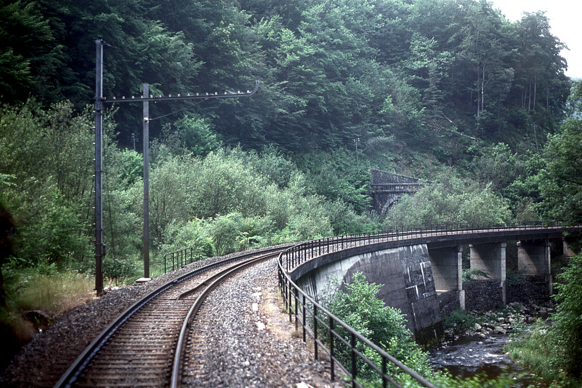 ANCIEN TUNNEL DE LA VERRERIE - VIADUC DE LA VERRERIE SUR LA CÈRE