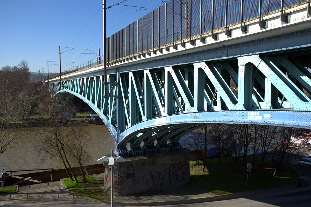 VIADUC SUR L'OISE (DIRECTION MANTES)