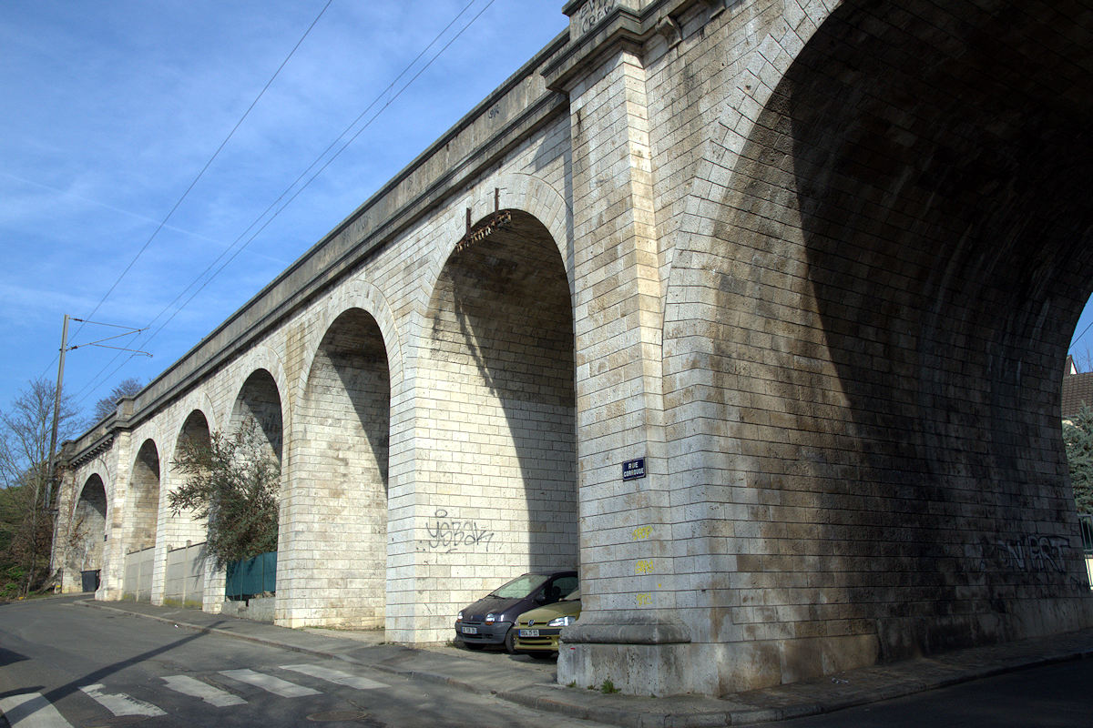 VIADUC DE TRIEL