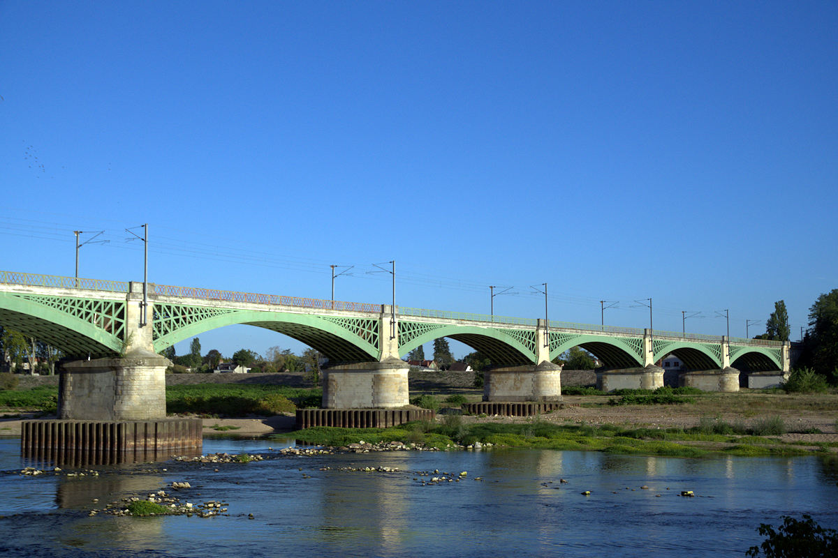 VIADUC DE NEVERS SUR LA LOIRE